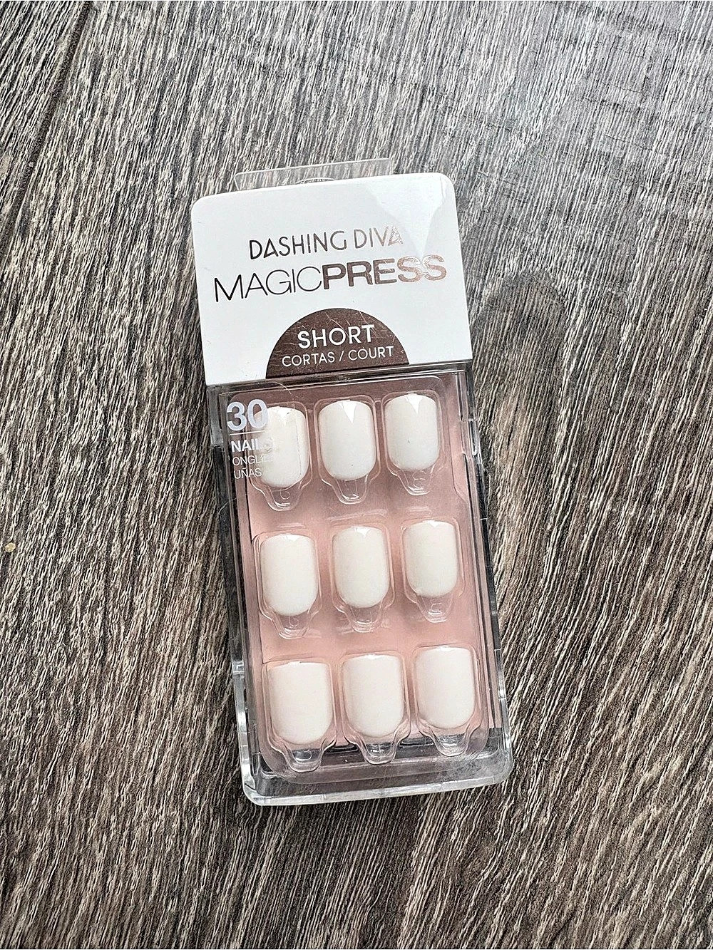Dashing Diva MagicPress Short Cotton Court Press-On Nails White
